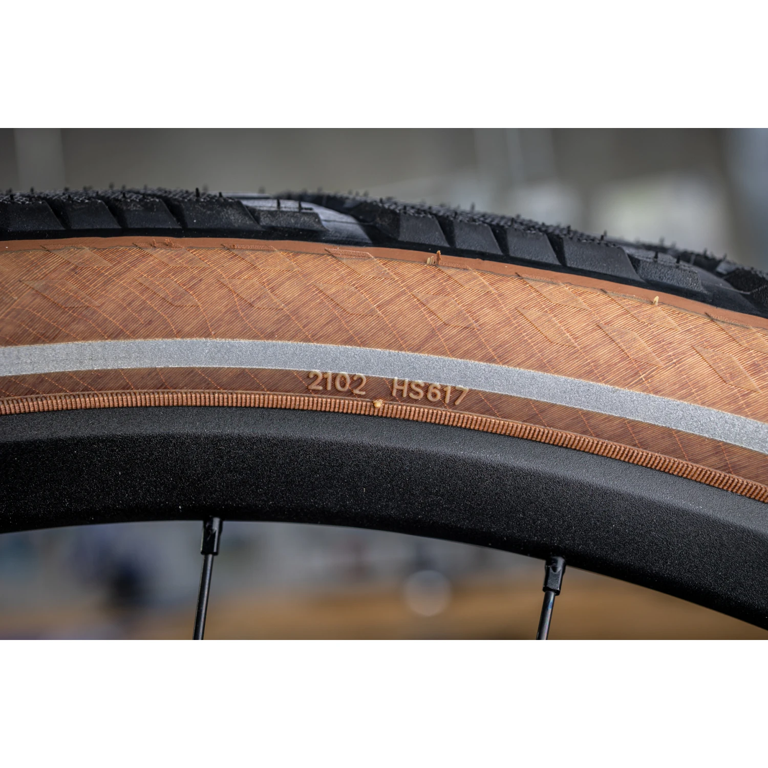 Schwalbe Marathon Efficiency Vouwband - Evolution | Addix Race | Super Race | V-Guard - ECE-R75 - 28x2.15" | Transparent Reflex - Image 4